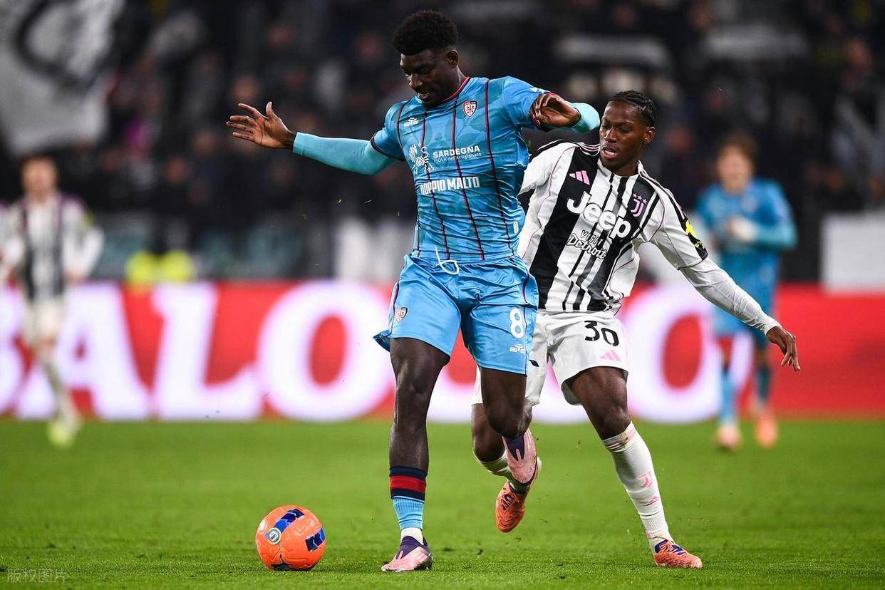 开云在线注册 -尤文图斯训练开放日，清晨队长鼓劲引欢呼，意大利杯在即，阵容厚度经受考验的简单介绍